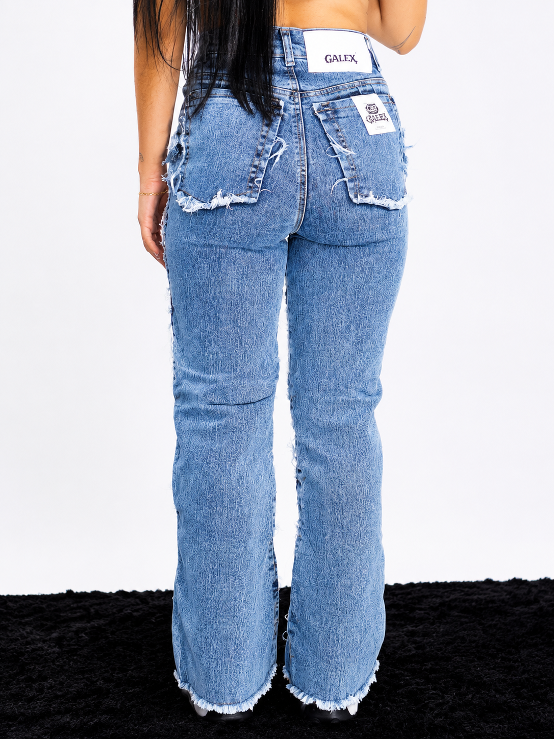 Exclusivo premiun | AZL BRB 🦋 (DAMA CON LEVANTA COLA) (copia)