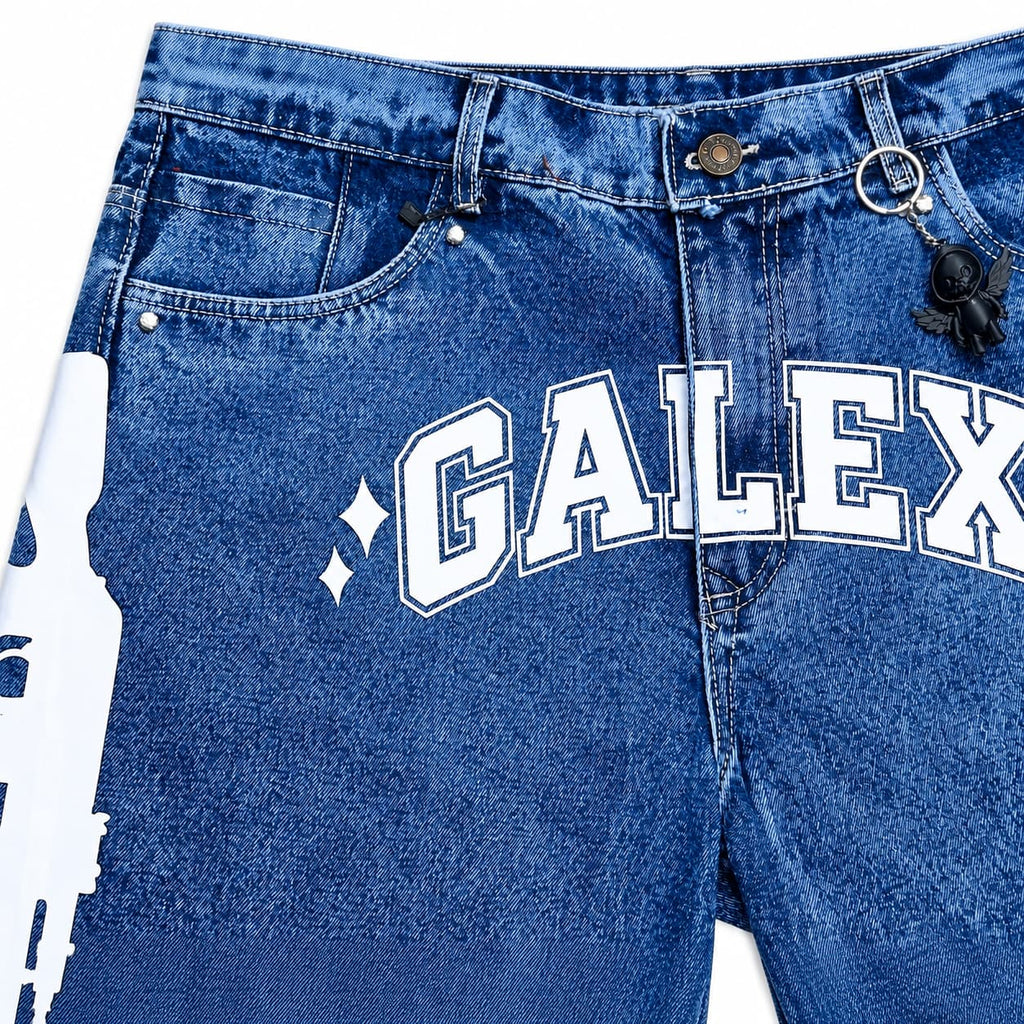GALEX Varsity — Edición Cielo | Bermuda Jean Azul con Letras Varsity