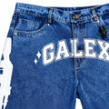 GALEX Varsity — Edición Cielo | Bermuda Jean Azul con Letras Varsity