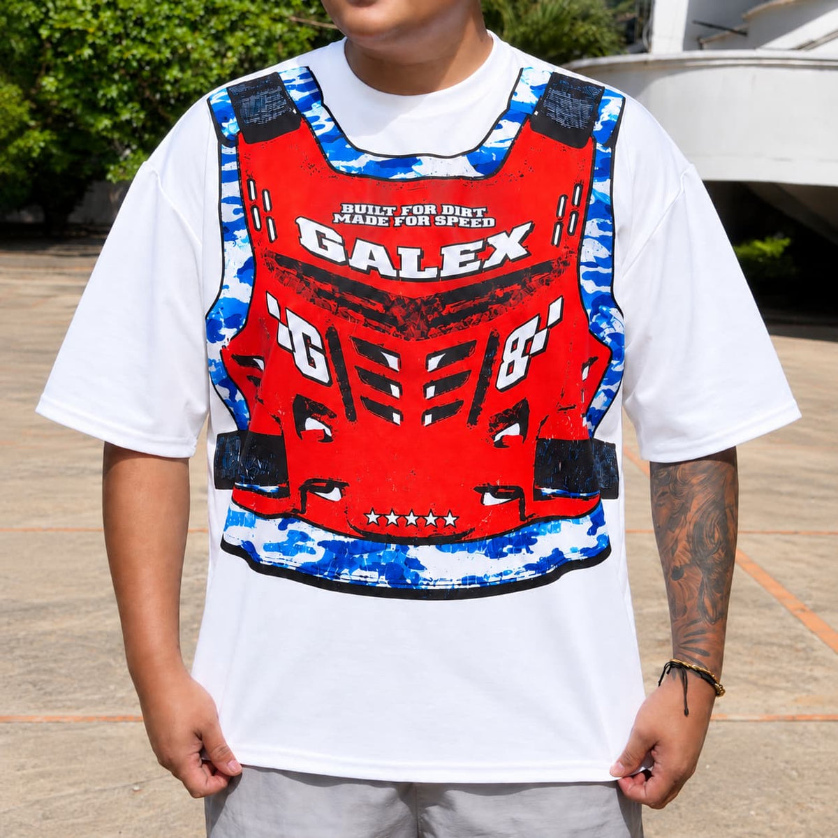 GALEX Chaleco — Edición Racing | Camiseta Oversize Blanca