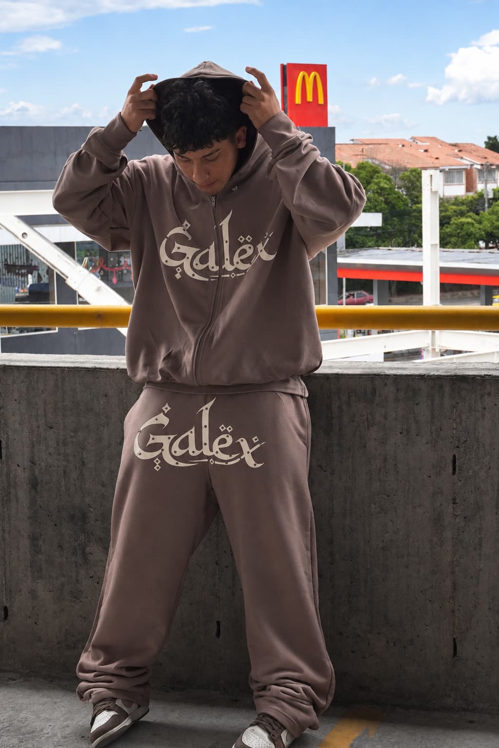 GALËX Árabe — Edición Beis | Buzo Conjunto Unisex